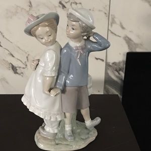 PUPPY LOVE LLADRÓ FIGURINE
ITEM #01001127 …